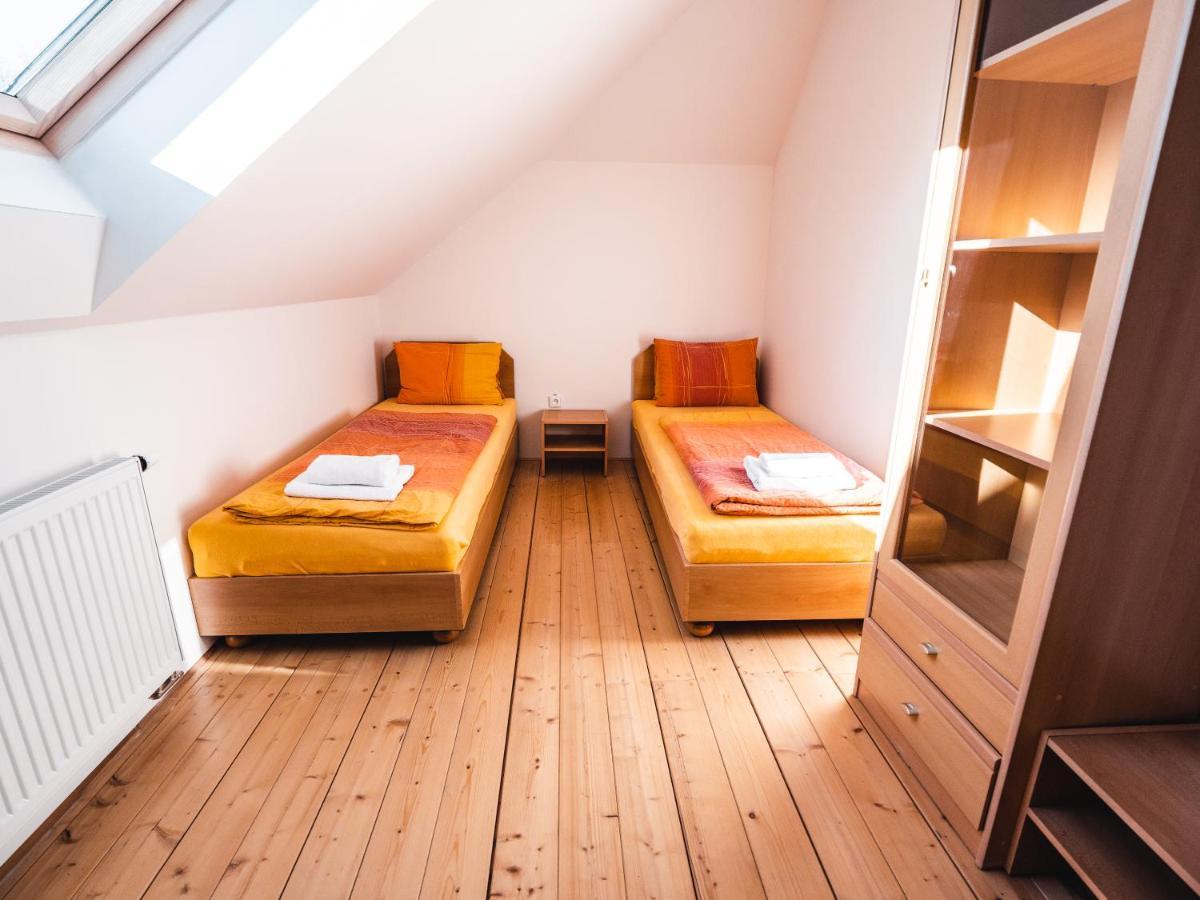 Relax Hotel Pelikan Hluboká nad Vltavou Екстериор снимка